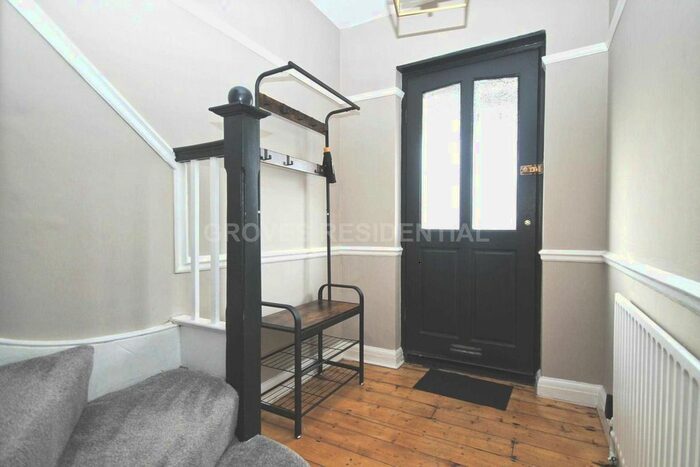 3 Bedroom Detached House To Rent In Cleveland Road, New Malden, KT3