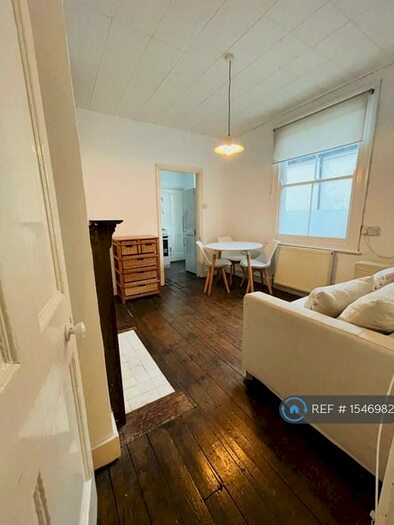 2 Bedroom Flat To Rent In Codrington Hill, London, SE23