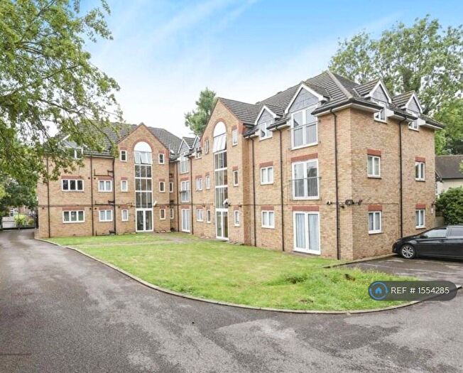 2 Bedroom Flat To Rent In Grove Court, Hornchurch, RM11