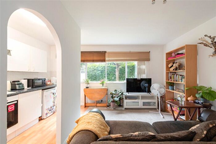 Apartment For Sale In Haverstock Hill, London, NW3