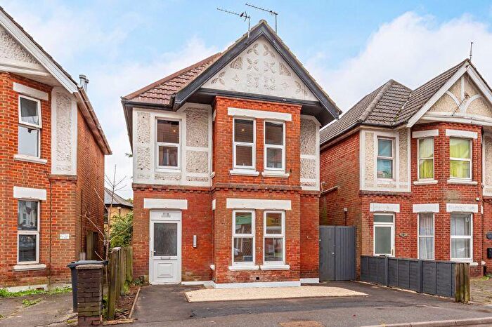 6 Bedroom Detached House For Sale In Ashley Road, Poole, BH14