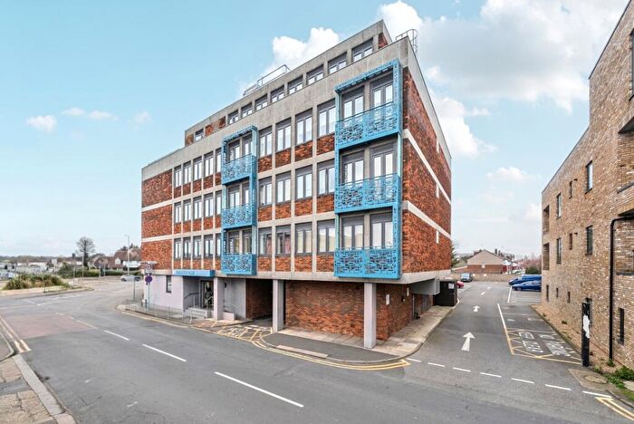 2 Bedroom Apartment To Rent In Swanfield Road, Waltham Cross, EN8