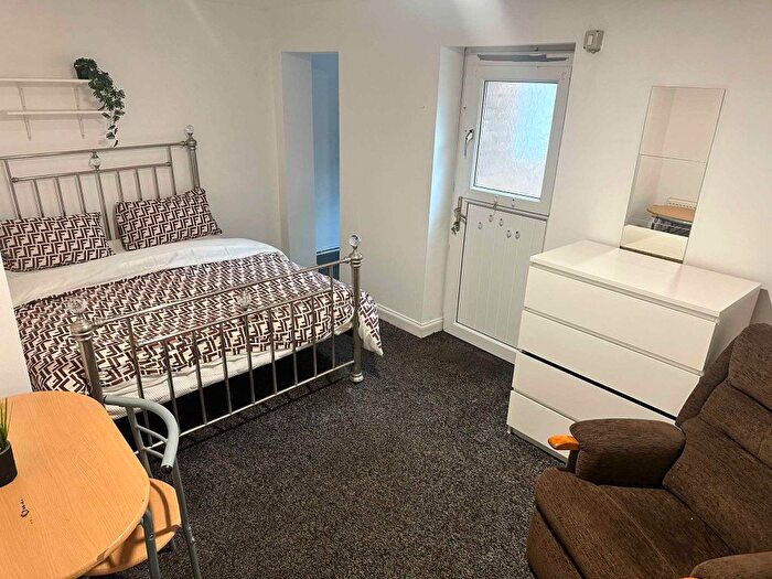Studio To Rent In Walsall Road, Darlaston, WS10