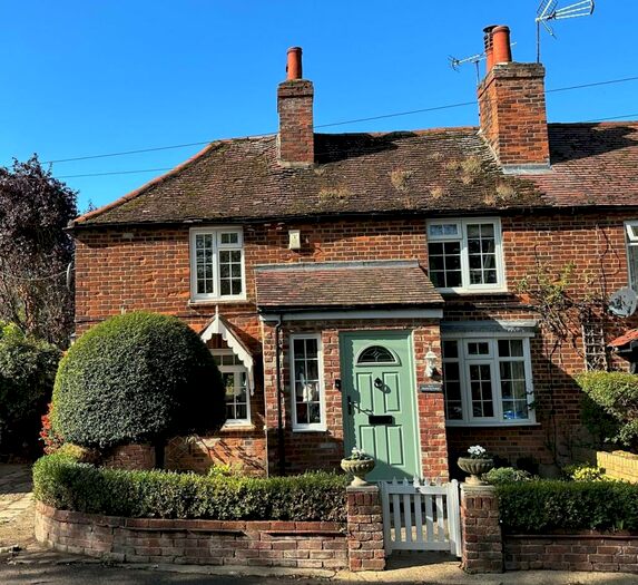 3 Bedroom Semi-Detached House For Sale In Sandford Mill Lane, Great Baddow, Chelmsford, CM2