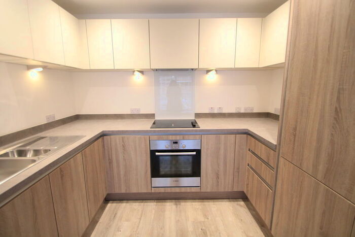 2 Bedroom Flat To Rent In Ringers Road, Bromley, BR1