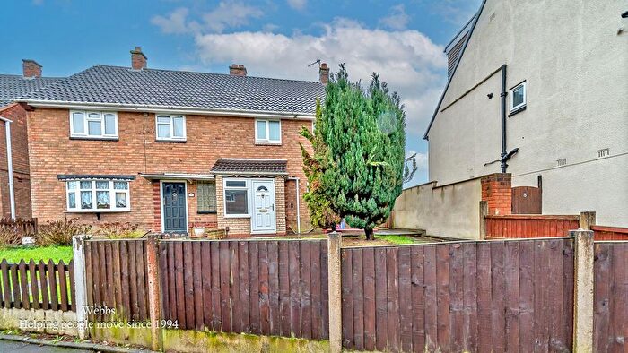 3 Bedroom Semi Detached House For Sale In Pershore Road, Walsall, WS3