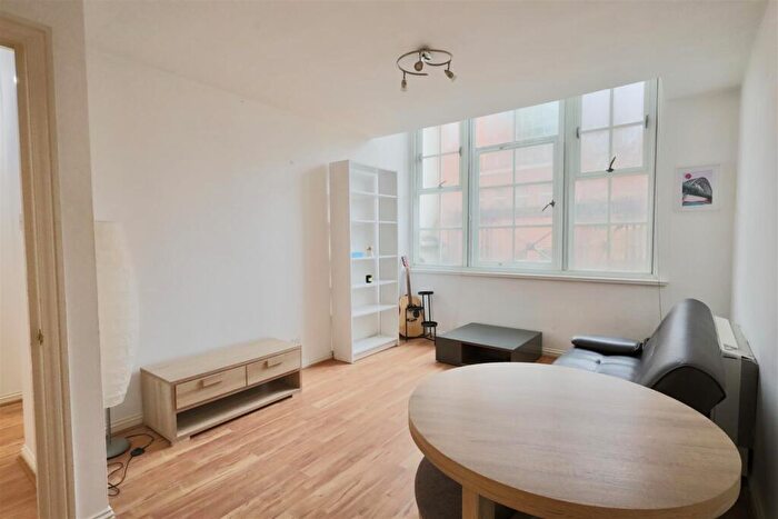 1 Bedroom Apartment To Rent In Blenheim House Westgate Road, - Westgate Rd, Newcastle Upon Tyne, NE1