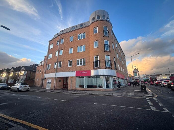 2 Bedroom Flat To Rent In Southbury Court, South Street, Romford, RM1