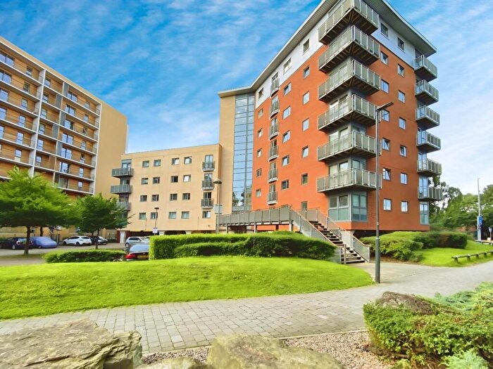 2 Bedroom Flat To Rent In City Walk, Leeds, LS11