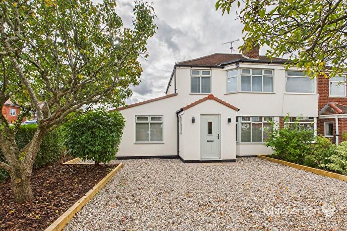 3 Bedroom Semi-Detached House For Sale In Fonthil Road, Stafford, ST16