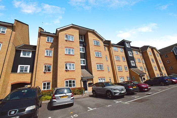 2 Bedroom Flat To Rent In Aspley Lock, Hemel Hempstead, HP3