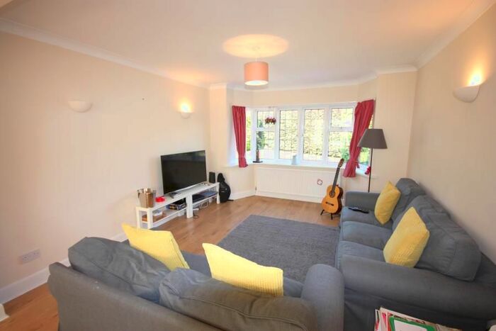 3 Bedroom Detached House To Rent In Merrow Woods, Guildford, GU1