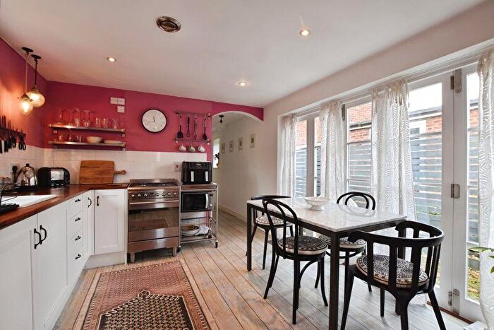 2 Bedroom Flat To Rent In Longland, Salisbury, SP2