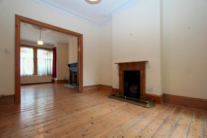 3 Bedroom Terraced House To Rent In Park Hall Road, East Finchley, N2