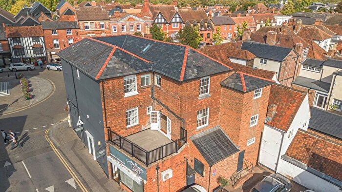 2 Bedroom Flat To Rent In Market Place, Henley On Thames, RG9