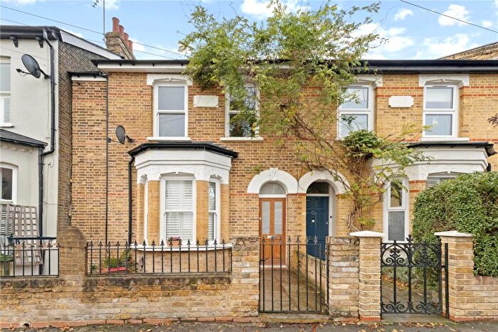 2 Bedroom Flat For Sale In Fraser Road, Walthamstow, London, E17