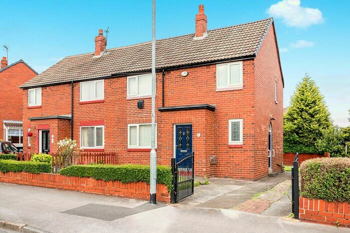 3 Bedroom Semi-Detached House To Rent In Cotswold Road, Rothwell, Leeds, West Yorkshire, LS26