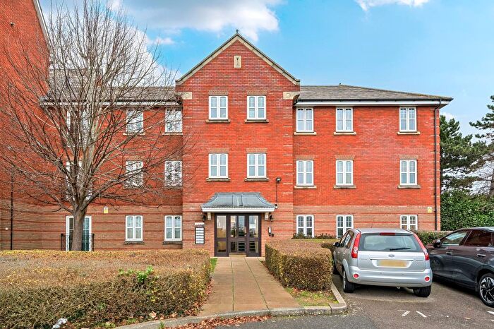 2 Bedroom Apartment To Rent In Kingsbridge Drive, London, NW7