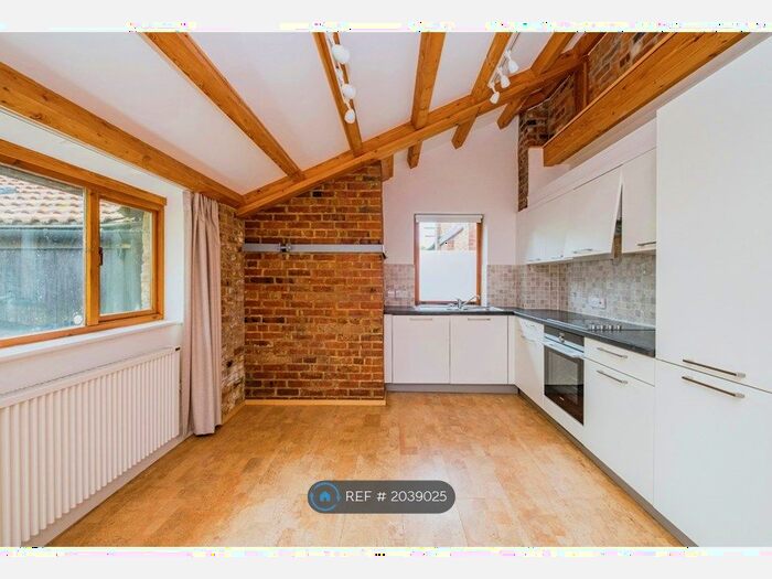 1 Bedroom Flat To Rent In Smithbrook Kilns, Cranleigh, GU6