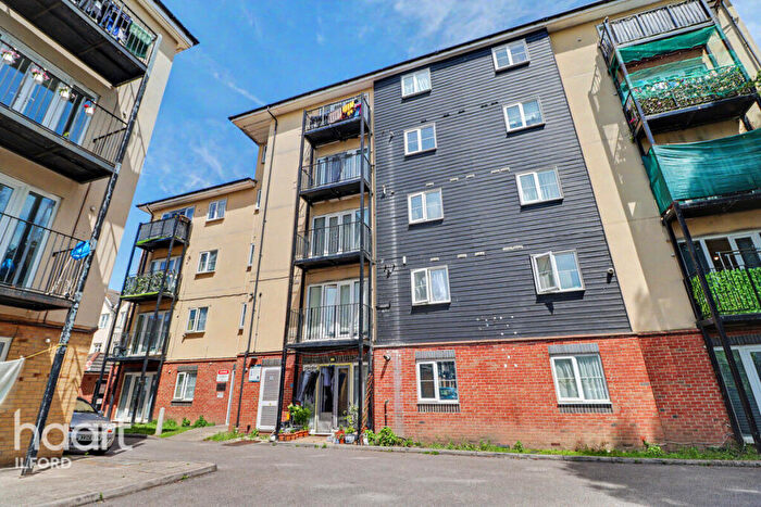 1 Bedroom Flat For Sale In Blackthorn Road, Ilford, IG1