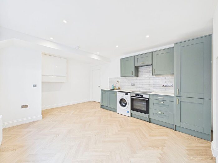 2 Bedroom Flat To Rent In Bloomsbury Place, Brighton, BN2