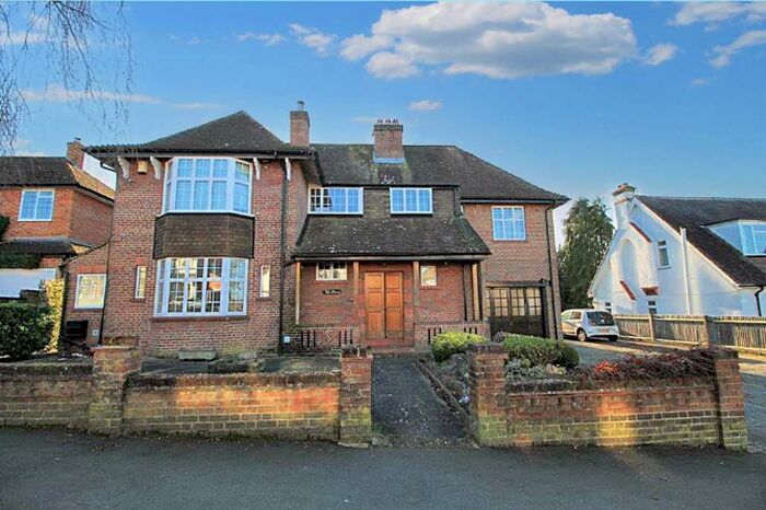 5 Bedroom Detached House To Rent In Parkside Drive, Watford, WD17