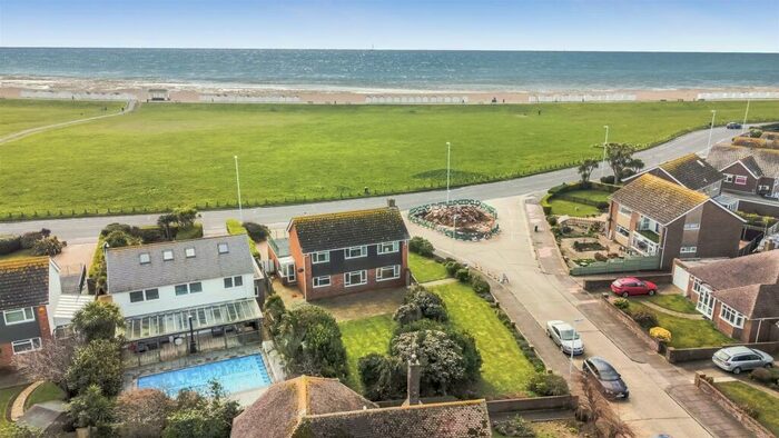 4 Bedroom House To Rent In Marine Crescent, Goring-By-Sea, Worthing, BN12