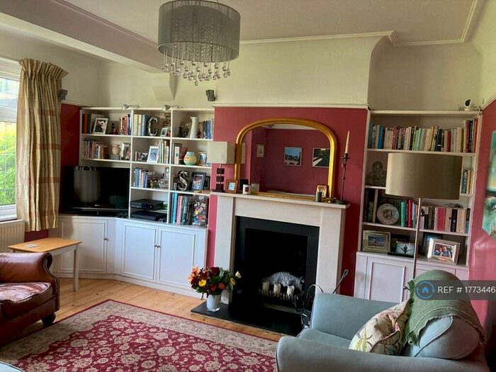 3 Bedroom Semi-Detached House To Rent In The Gardens, Harrow, HA1