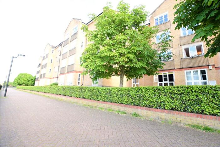 2 Bedroom Flat To Rent In Wheat Sheaf Close, London, E14