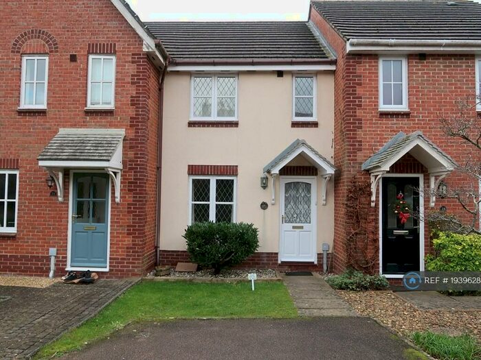 2 Bedroom Terraced House To Rent In Waine Close, Buckingham, MK18