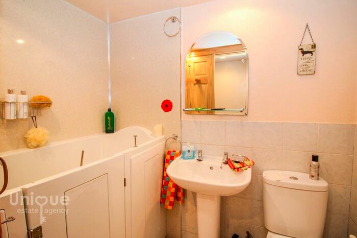 3 Bedroom Semi-Detached House For Sale In Lime Grove, Lytham St. Annes, Lancashire, FY8