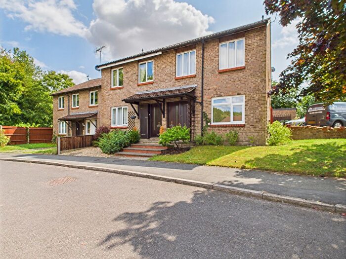 1 Bedroom Flat For Sale In Hogarth Close, Black Dam, Basingstoke, RG21