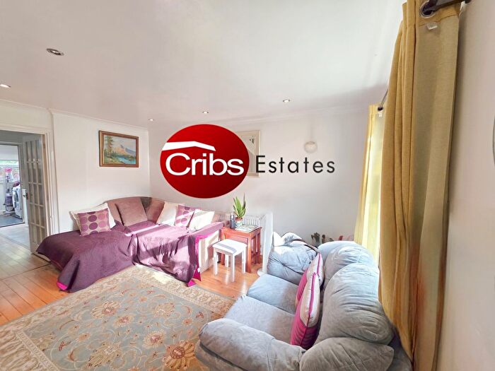 2 Bedroom Terraced House To Rent In London, SW19