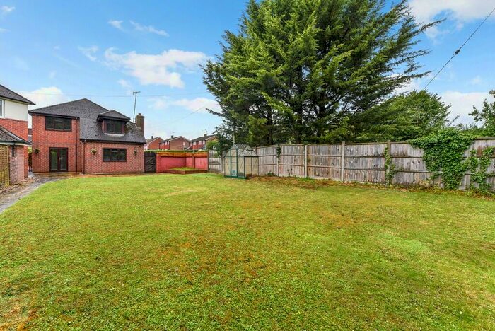 5 Bedroom Detached House To Rent In Greenfields Avenue, Alton, GU34