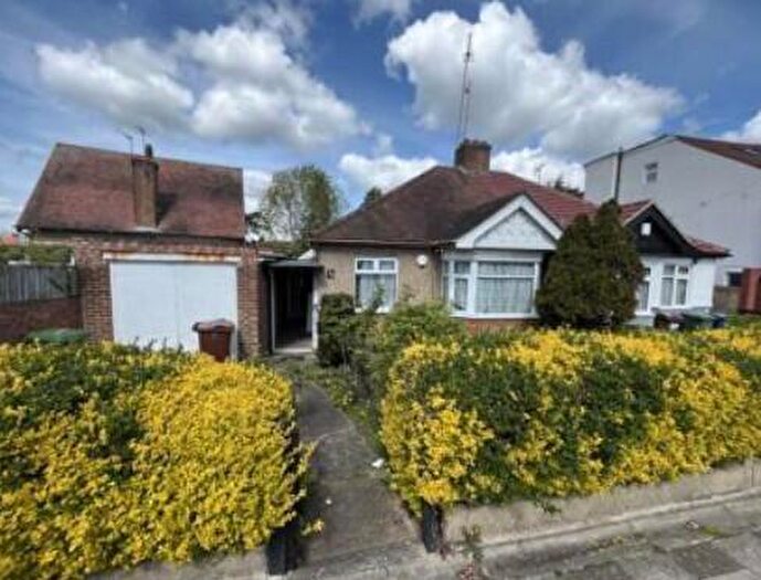 3 Bedroom Semi-Detached Bungalow For Sale In The Highlands, Edgware, London, HA8