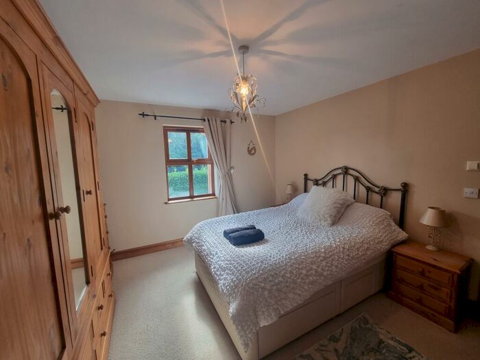 4 Bedroom House To Rent In Llwyncelyn Uchaf, Mynyddcerrig, Llanelli, Carmarthenshire, SA15