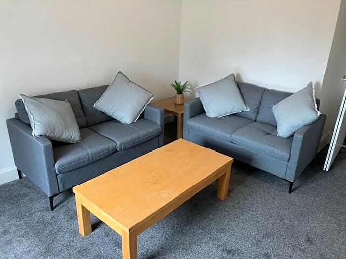 4 Bedroom Flat To Rent In L Earlston Place, Edinburgh, EH7