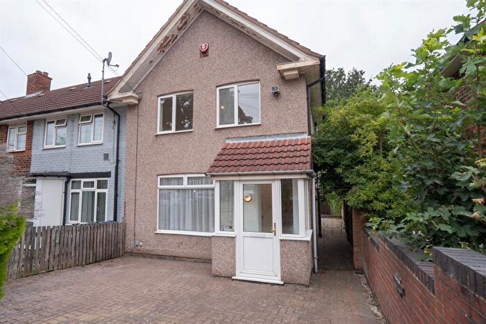 2 Bedroom End Of Terrace House For Sale In Easthope Road, Birmingham, B33