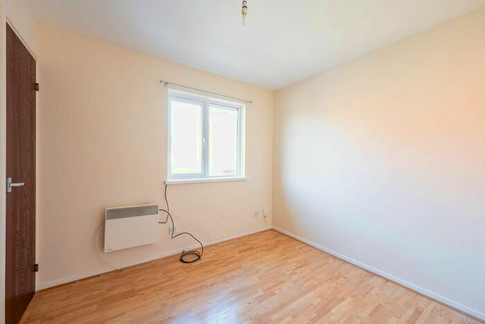 2 Bedroom Property To Rent In Haygreen Close, Kingston Hill, Kingston Upon Thames, KT2