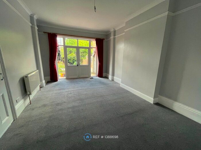 1 Bedroom Flat To Rent In Footscray Road, London, SE9