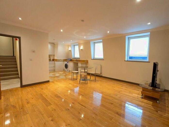 2 Bedroom Flat To Rent In All Saints Green, Norwich, NR1