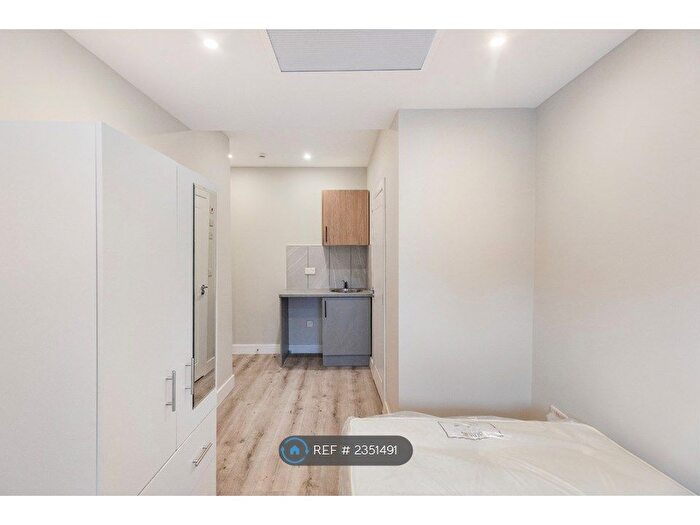 Studio To Rent In Yeading Lane, Hayes, UB4