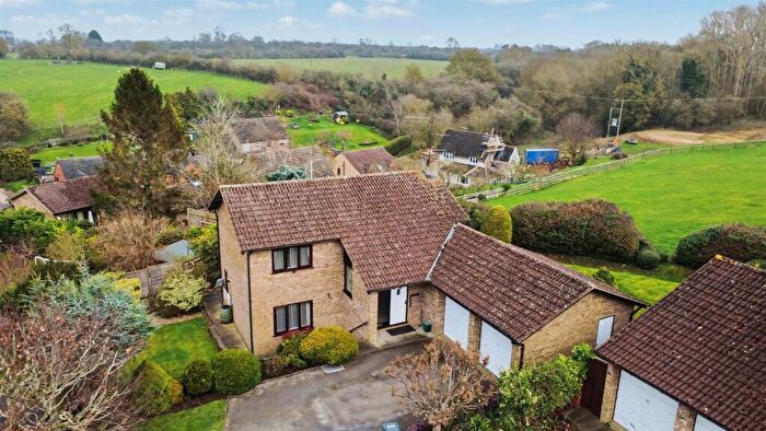 4 Bedroom Detached House For Sale In Spinney Rise, Denford, NN14