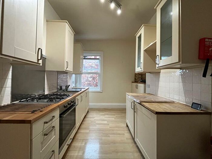 2 Bedroom Flat To Rent In Clyde Road, West Didsbury, M20