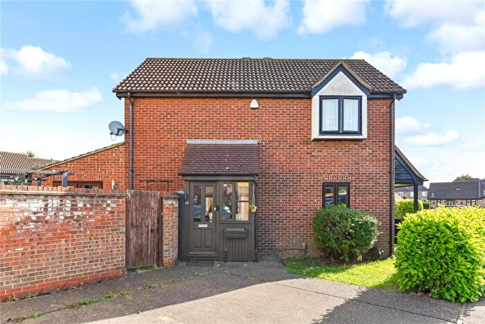 1 Bedroom End Of Terrace House For Sale In Trentbridge Close, Hainault, IG6