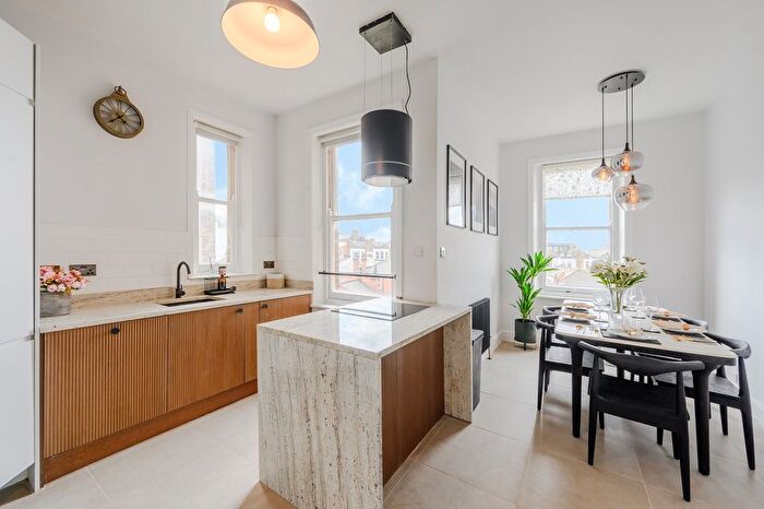 3 Bedroom Flat To Rent In Harvard Court, Honeybourne Road, NW6