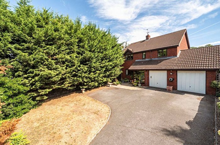 4 Bedroom Detached House For Sale In Winslade Park Avenue, Exeter, EX5