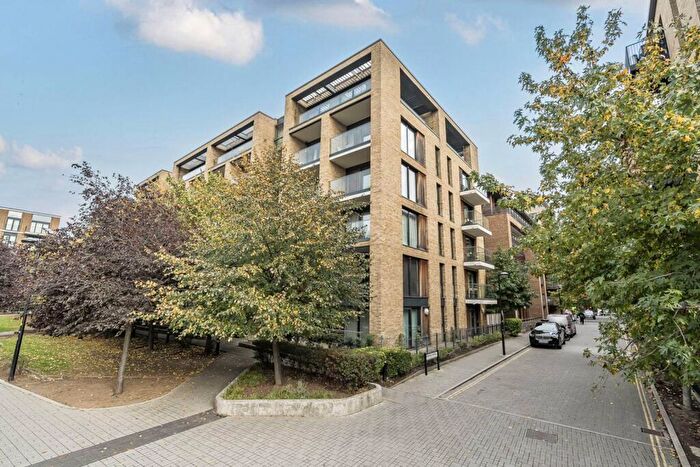 2 Bedroom Flat To Rent In Albatross Way, Canada Water, London, SE16