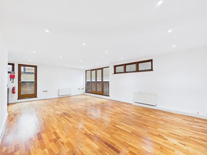 2 Bedroom Apartment To Rent In Calvin Street, Shoreditch, E1