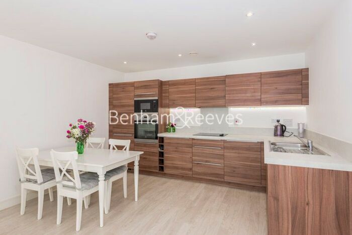 2 Bedroom Flat To Rent In Pell Street, Surrey Quays, SE8